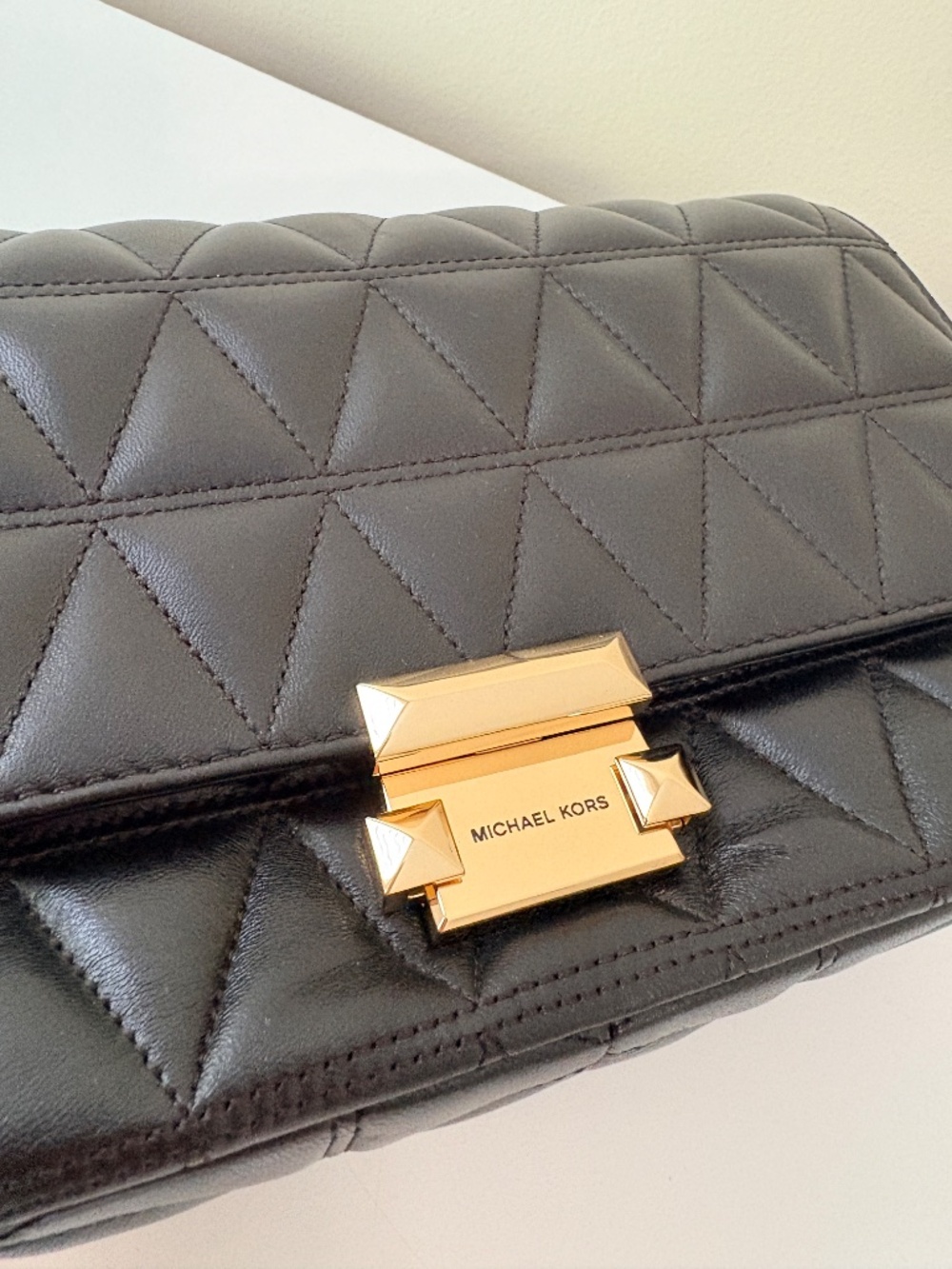 Michael Kors Soho Large Quilted Leather Shoulder Bag in Black / Gold - Picture 5 of 8